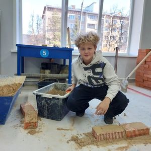ВОСЬМИКЛАССНИКИ ПОПРОБОВАЛИ СЕБЯ В РОЛИ СТРОИТЕЛЕЙ: ПРОФПРОБА В КОВРОВСКОМ ТРАНСПОРТНОМ КОЛЛЕДЖЕ