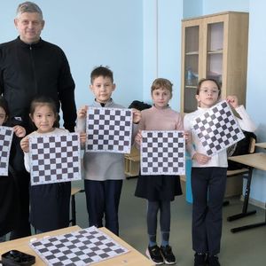 КАЖДАЯ ПАРТИЯ ЗАВЕРШАЛАСЬ РУКОПОЖАТИЕМ